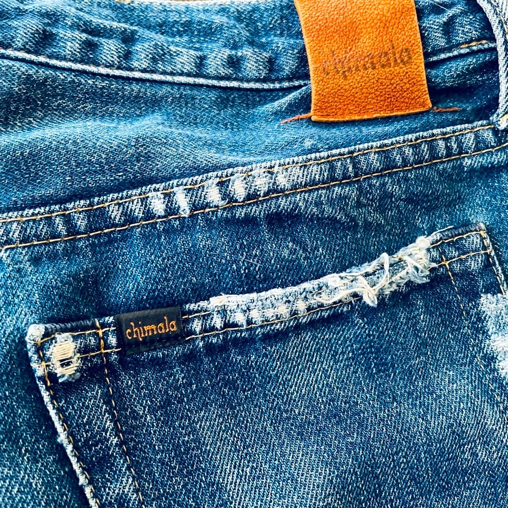 Chimala Distressed Cropped Blue Jeans - Picture 2 of 9